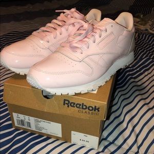 Almost New REEBOK CLASSIC PINK PATTEN leather